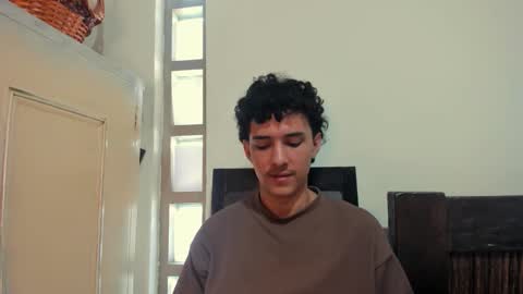 Snapshot of santi_twink19 chatting on 10.15.25 santi_twink19 online show from 10.15.25