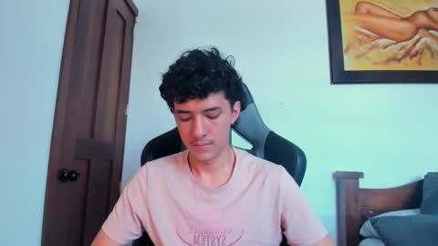 Snapshot of santi_twink19 chatting on 10.23.25 santi_twink19 online show from 10.23.25