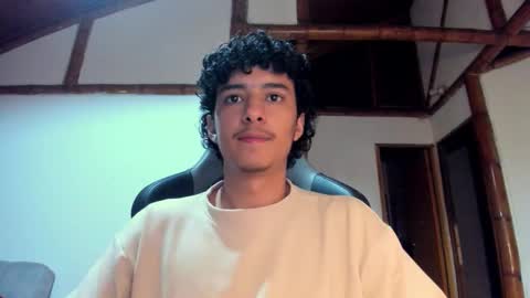 santi_twink19 online show from 03.02.26