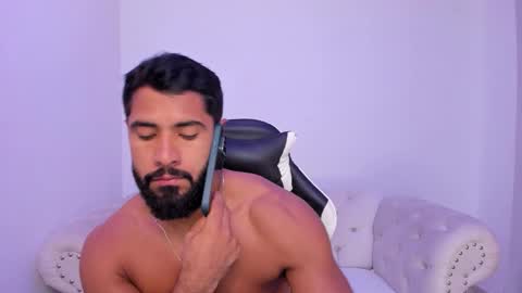 santiago_huntt online show from 12.22.25