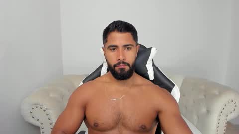 santiago_huntt online show from 01.06.26