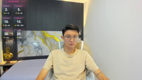 santiago_russo18 online show from 09.23.25