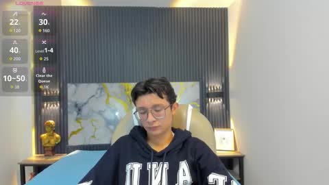 santiago_russo18 online show from 10.25.25