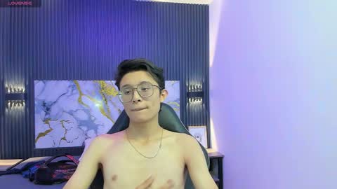 santiago_russo18 online show from 02.02.26