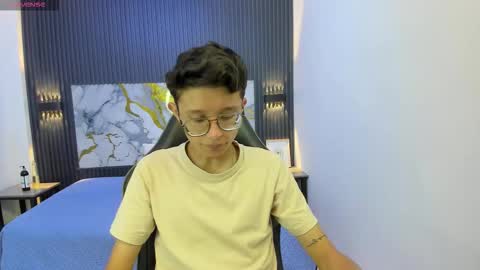 santiago_russo18 online show from 03.02.26