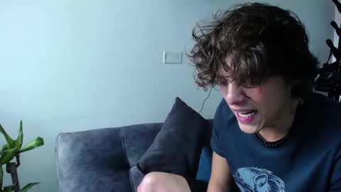 Snapshot of santii_rose chatting on 12.13.24 Santii online show from 12.13.24