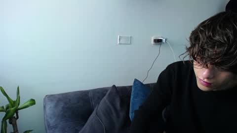 Snapshot of santii_rose chatting on 12.14.24 Santii online show from 12.14.24