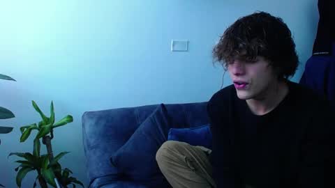 Snapshot of santii_rose chatting on 12.14.24 Santii online show from 12.14.24