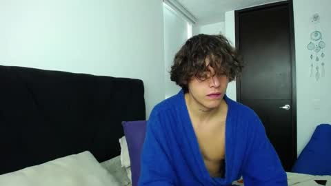 Snapshot of santii_rose chatting on 12.17.24 Santii online show from 12.17.24