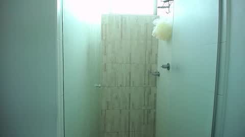 Snapshot of santii_rose chatting on 12.19.24 Santii online show from 12.19.24