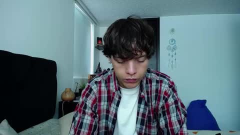 Snapshot of santii_rose chatting on 12.20.24 Santii online show from 12.20.24