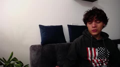 Snapshot of santii_rose chatting on 12.29.24 Santii online show from 12.29.24