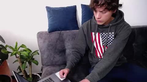 Snapshot of santii_rose chatting on 12.29.24 Santii online show from 12.29.24