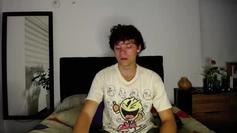 Snapshot of santii_rose chatting on 12.30.24 Santii online show from 12.30.24