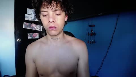 Snapshot of santii_rose chatting on 01.12.25 Santii online show from 01.12.25