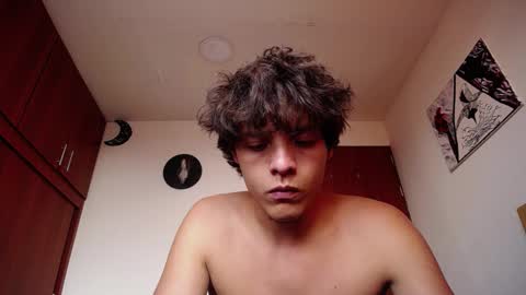 Snapshot of santii_rose chatting on 01.13.25 Santii online show from 01.13.25