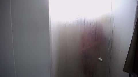 Snapshot of santii_rose chatting on 01.21.25 Santii online show from 01.21.25