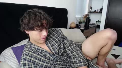 Snapshot of santii_rose chatting on 01.23.25 Santii online show from 01.23.25