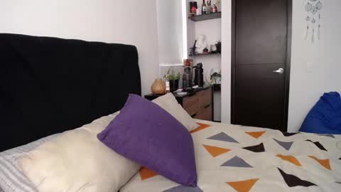 Snapshot of santii_rose chatting on 01.29.25 Santii online show from 01.29.25