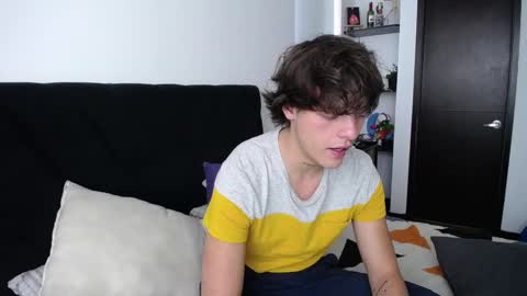 Snapshot of santii_rose chatting on 02.01.25 Santii online show from 02.01.25