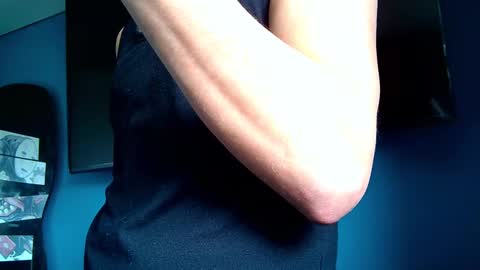 Snapshot of santii_rose chatting on 02.02.25 Santii online show from 02.02.25