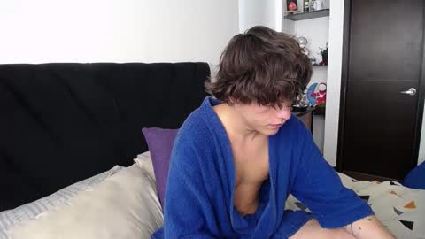 Snapshot of santii_rose chatting on 02.18.25 Santii online show from 02.18.25