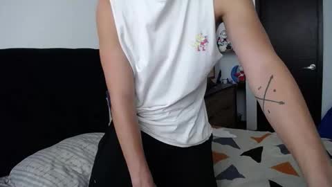 Snapshot of santii_rose chatting on 02.22.25 Santii online show from 02.22.25