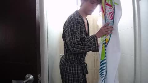 Snapshot of santii_rose chatting on 03.06.25 Santii online show from 03.06.25