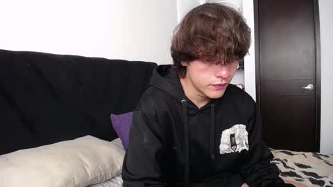 Snapshot of santii_rose chatting on 03.08.25 Santii online show from 03.08.25