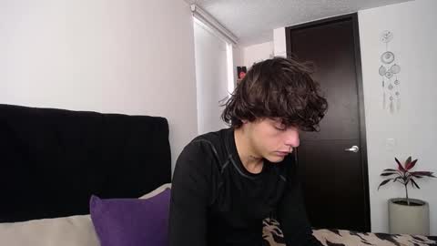 Snapshot of santii_rose chatting on 03.11.25 Santii online show from 03.11.25