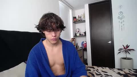 Snapshot of santii_rose chatting on 03.11.25 Santii online show from 03.11.25