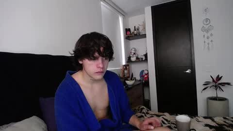 Snapshot of santii_rose chatting on 03.11.25 Santii online show from 03.11.25