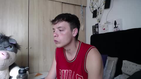 Snapshot of santii_rose chatting on 09.12.25 Santii online show from 09.12.25