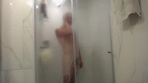 Snapshot of santii_rose chatting on 10.06.25 Santii online show from 10.06.25