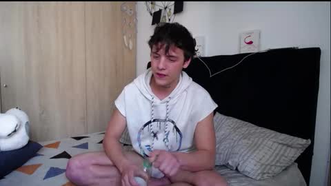 Snapshot of santii_rose chatting on 11.12.25 Santii online show from 11.12.25