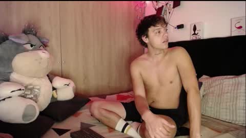 Snapshot of santii_rose chatting on 11.16.25 Santii online show from 11.16.25