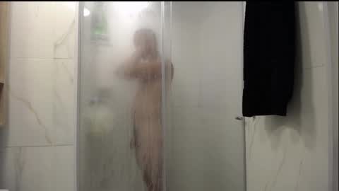 Snapshot of santii_rose chatting on 11.21.25 Santii online show from 11.21.25