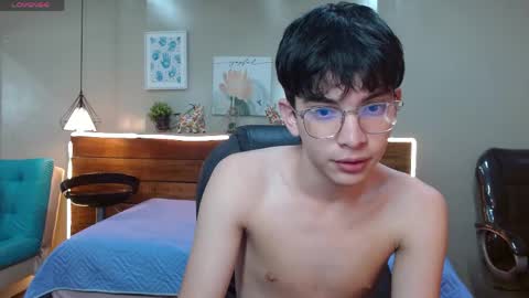 Snapshot of santitwinkyy chatting on 04.14.26 Santi online show from 04.14.26