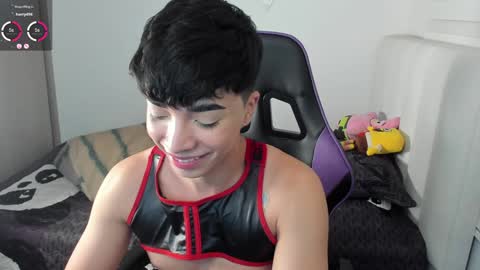 Snapshot of santy7u7 chatting on 12.04.24 Mr. Santiago online show from 12.04.24