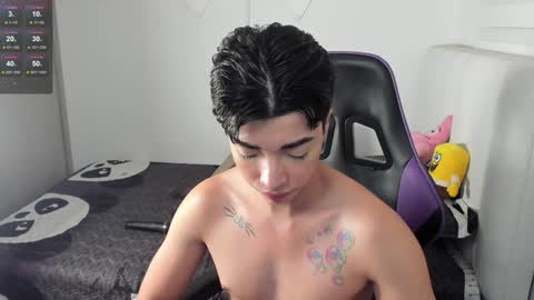 Snapshot of santy7u7 chatting on 12.21.24 Mr. Santiago online show from 12.21.24