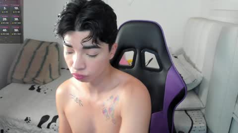 Snapshot of santy7u7 chatting on 02.02.25 Mr. Santiago online show from 02.02.25