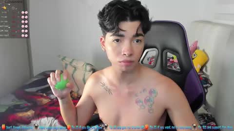 Snapshot of santy7u7 chatting on 02.19.25 Mr. Santiago online show from 02.19.25