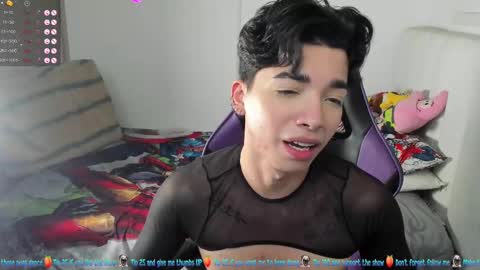 Snapshot of santy7u7 chatting on 02.28.25 Mr. Santiago online show from 02.28.25