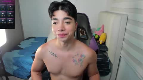 Snapshot of santy7u7 chatting on 10.01.25 Mr. Santiago online show from 10.01.25