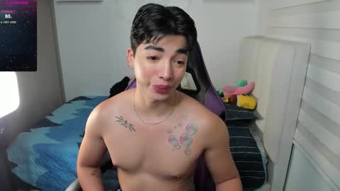 Snapshot of santy7u7 chatting on 10.17.25 Mr. Santiago online show from 10.17.25