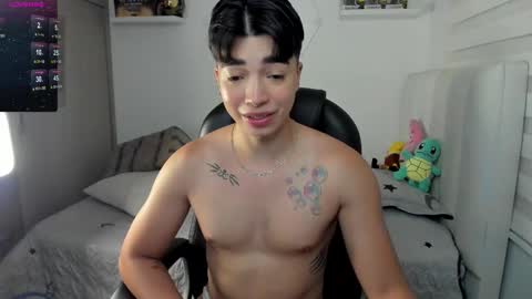 Snapshot of santy7u7 chatting on 11.14.25 Mr. Santiago online show from 11.14.25