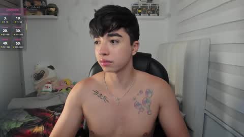 Snapshot of santy7u7 chatting on 03.19.26 Mr. Santiago online show from 03.19.26