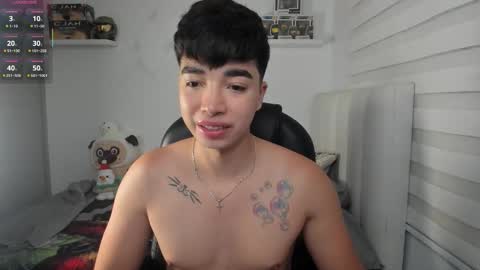 Snapshot of santy7u7 chatting on 03.25.26 Mr. Santiago online show from 03.25.26