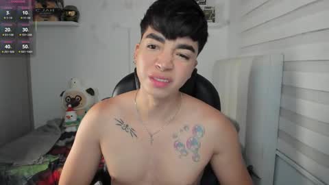 Snapshot of santy7u7 chatting on 03.27.26 Mr. Santiago online show from 03.27.26