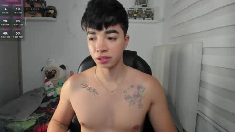 Snapshot of santy7u7 chatting on 03.31.26 Mr. Santiago online show from 03.31.26